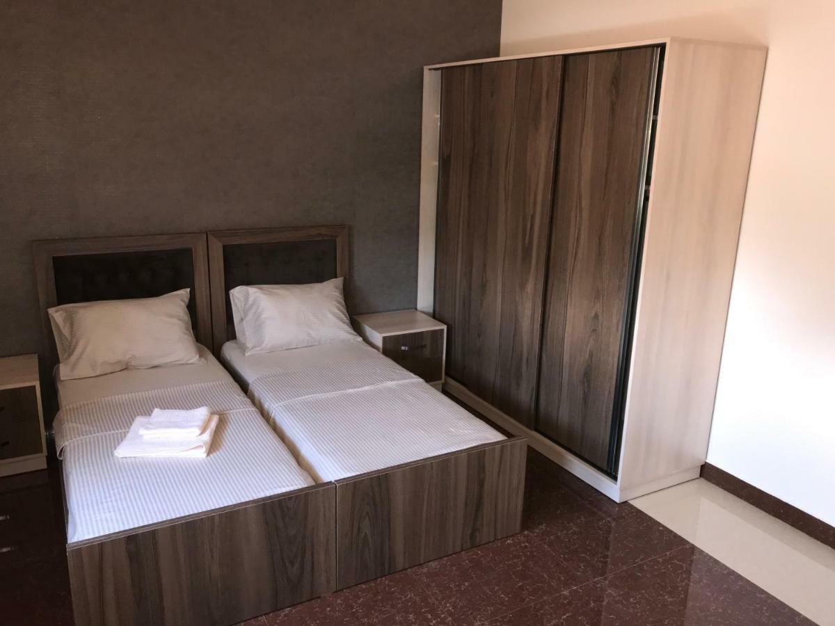 Liko Hostel Єреван Екстер'єр фото