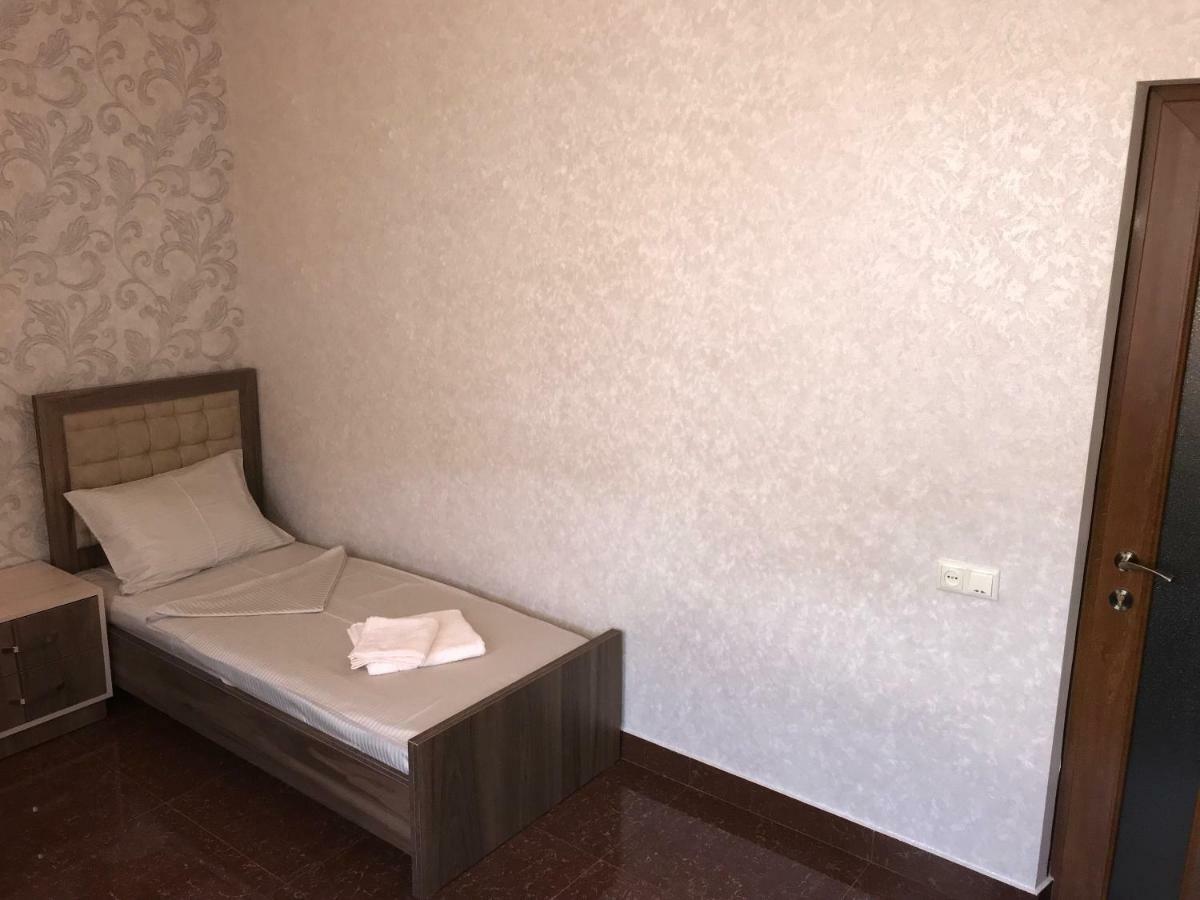 Liko Hostel Єреван Екстер'єр фото