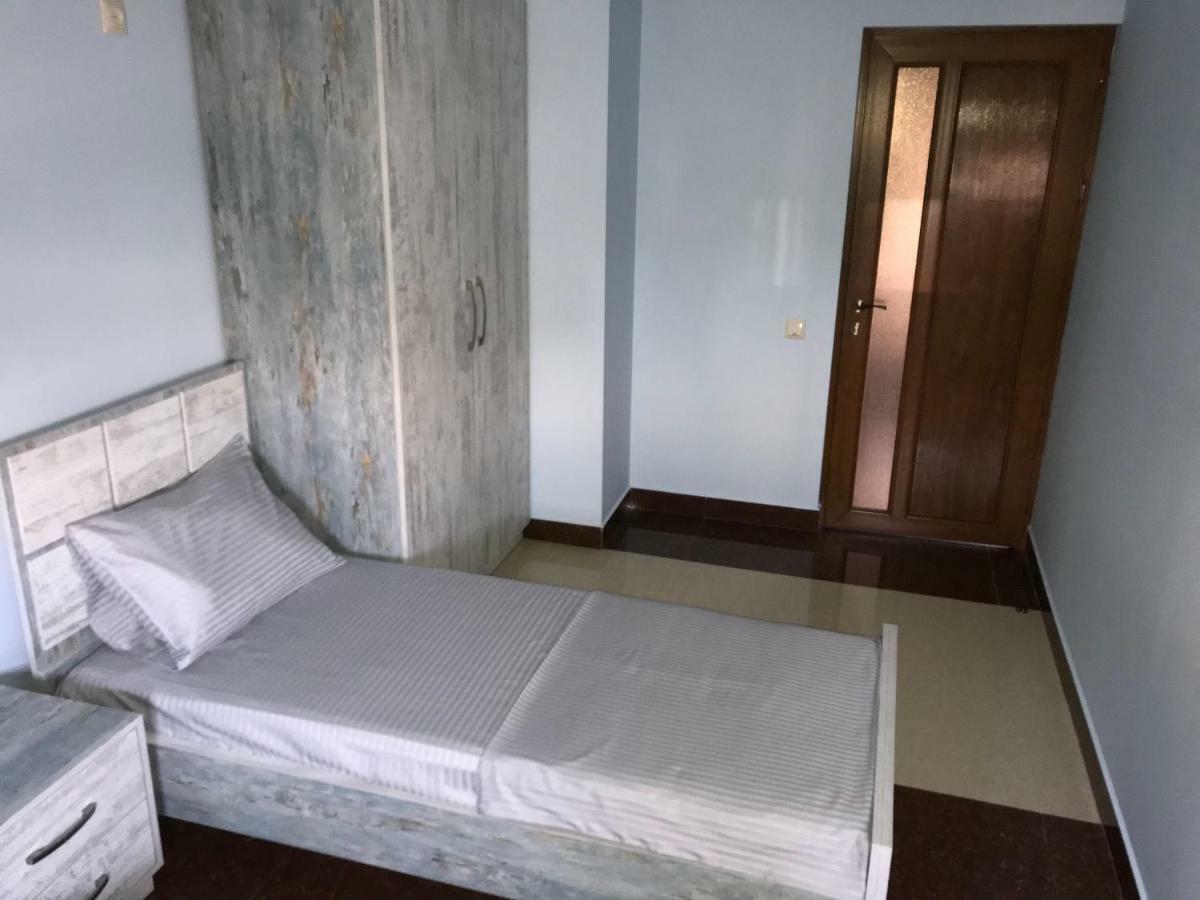 Liko Hostel Єреван Екстер'єр фото