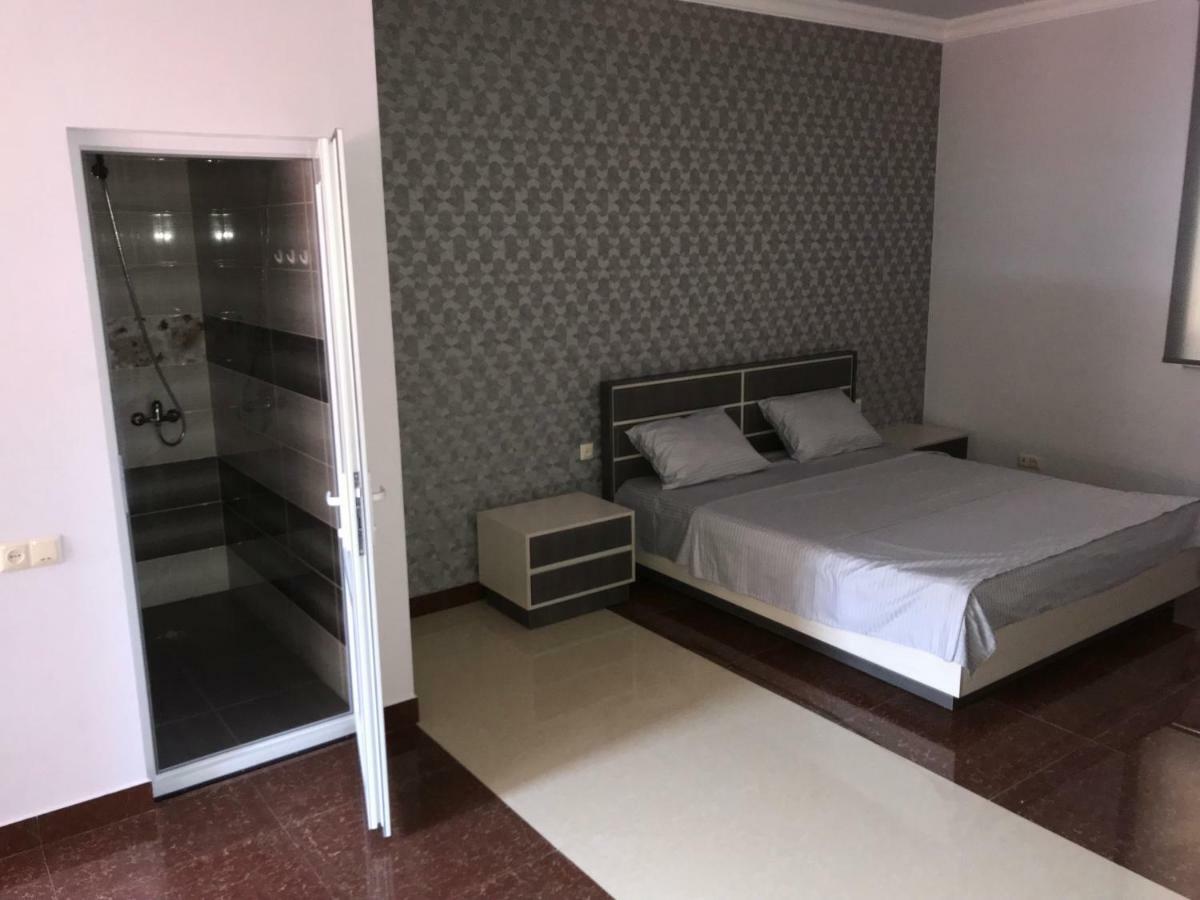Liko Hostel Єреван Екстер'єр фото