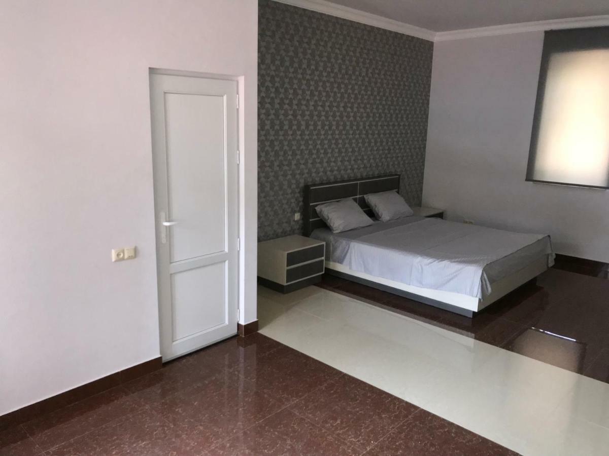 Liko Hostel Єреван Екстер'єр фото
