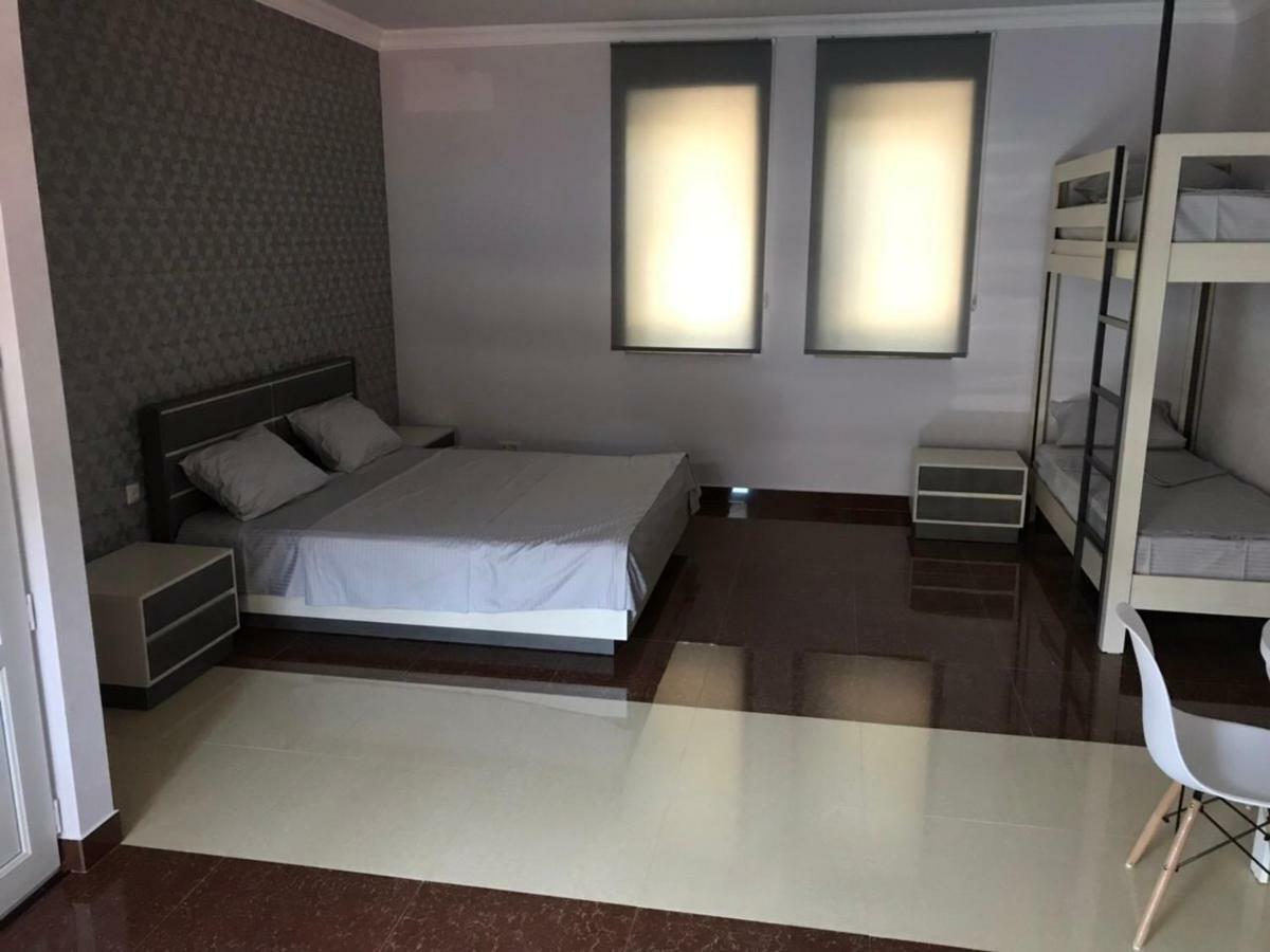 Liko Hostel Єреван Екстер'єр фото